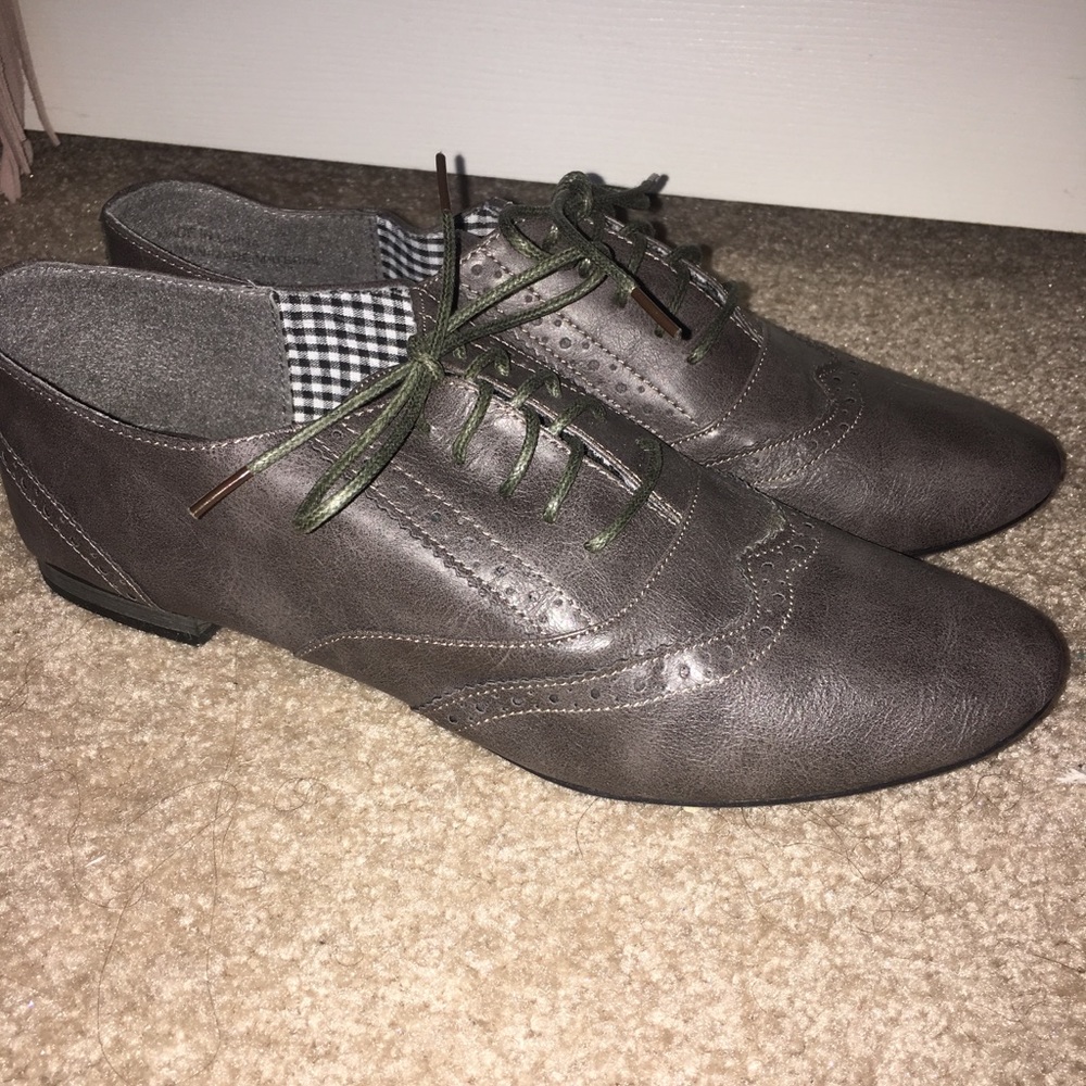 Grey Leather Oxford Flats
